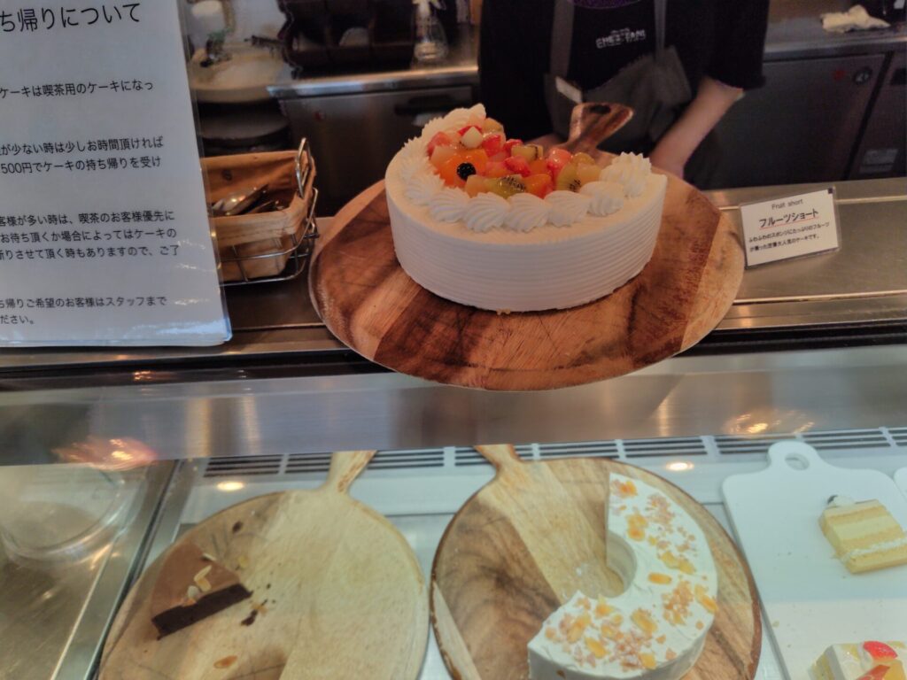 シェ・タニ　子連れ　ケーキ５