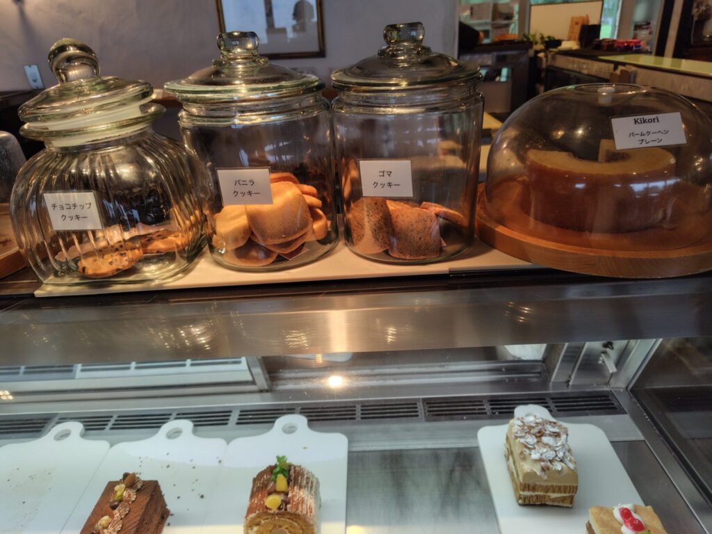 シェ・タニ　子連れ　ケーキ３