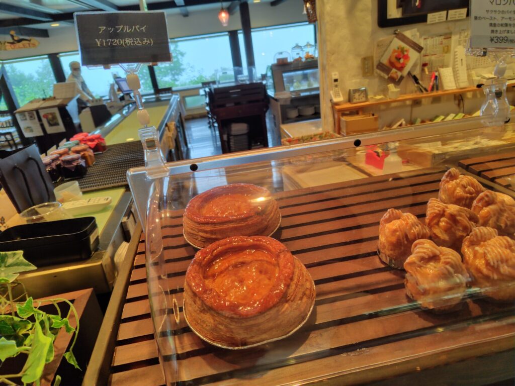 シェ・タニ　子連れ　物販２