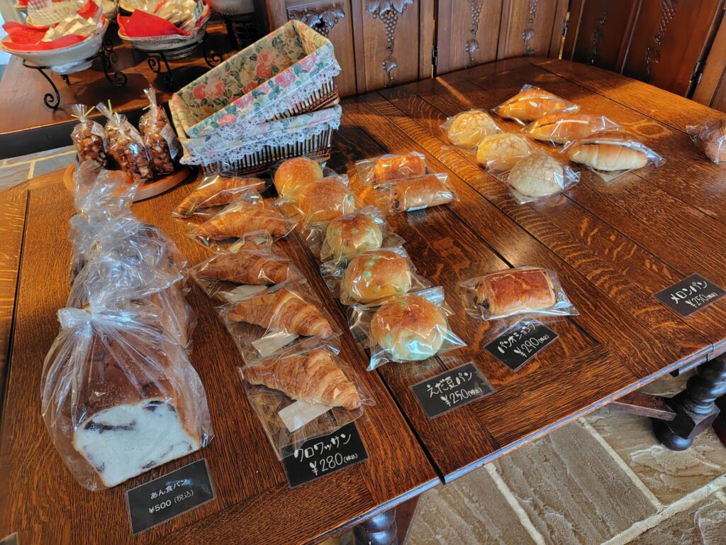 シェ・タニ　子連れ　物販３