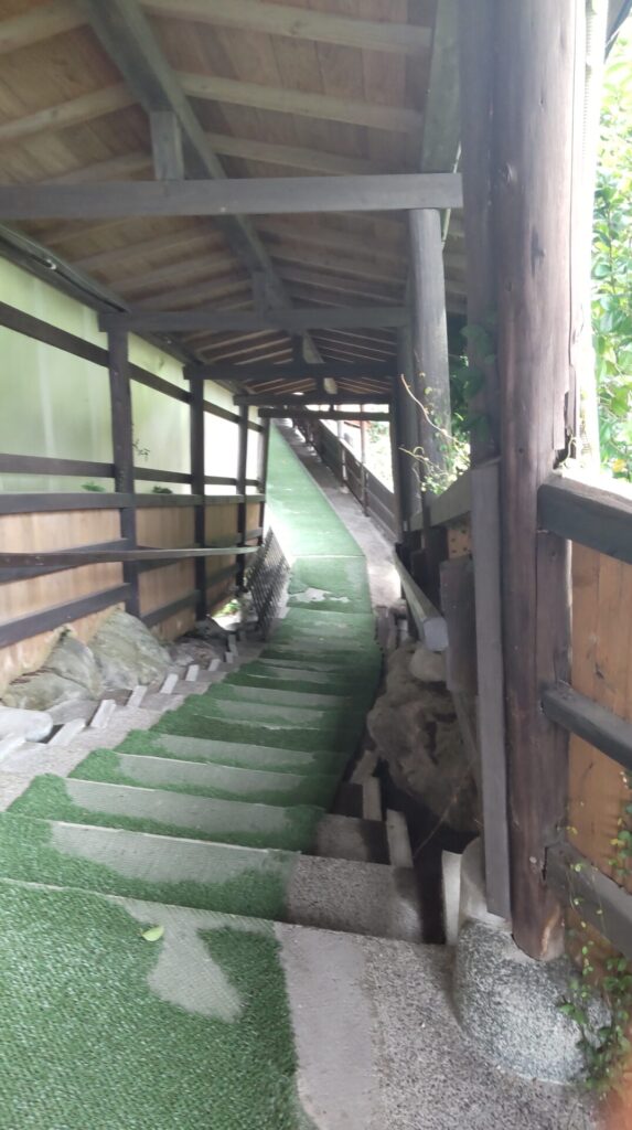 別府保養ランド　通路