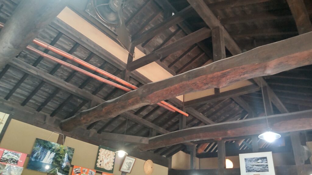 陽目の里　湧水茶屋　レジャー　内装2