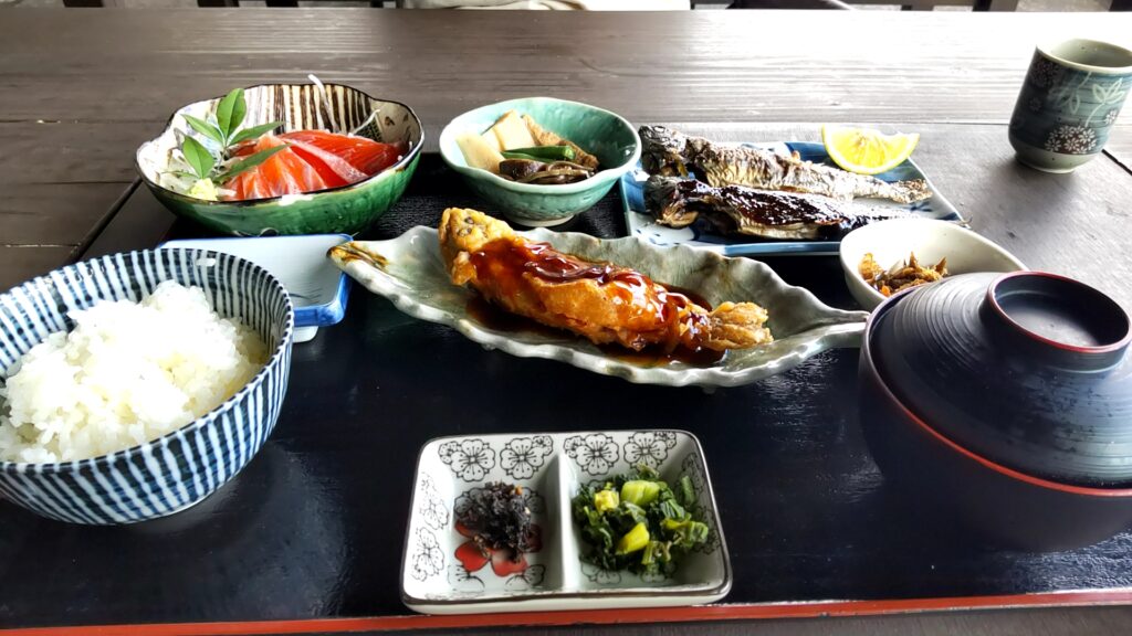 川魚料理 うまや 定食 2