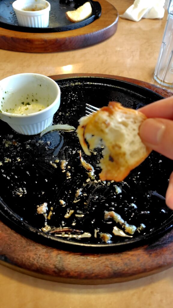 暖家 ハンバーグ 子連れバイキング バター付きパン