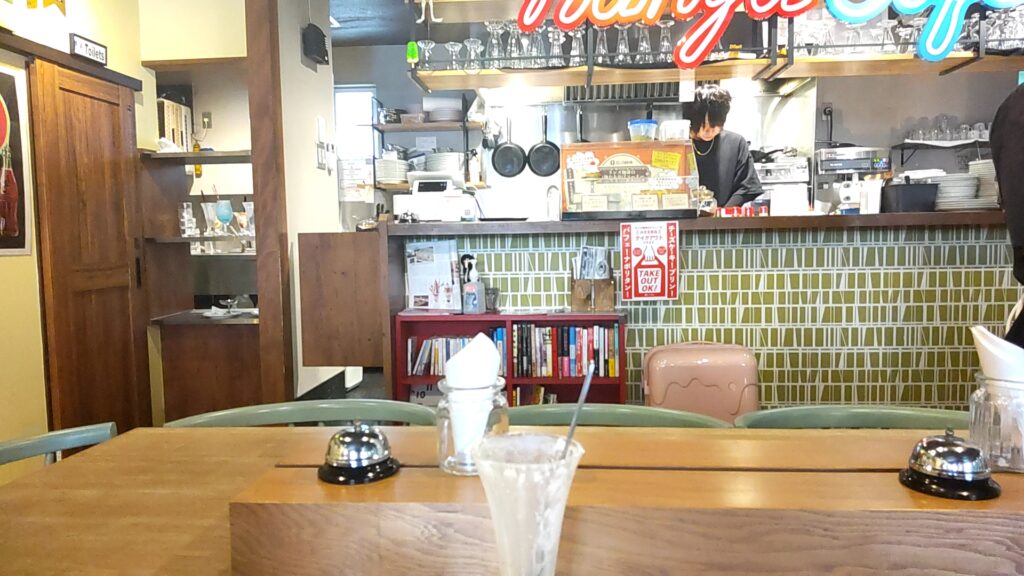 ランズ珈琲　子連れ　観光　スイーツ　ランチ　内観3