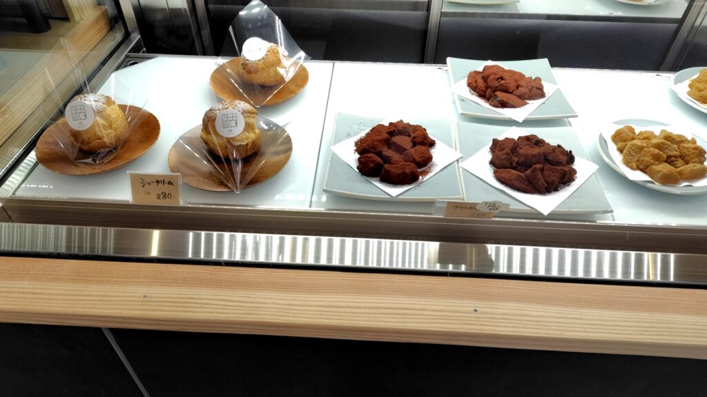 cafe結　ランチ　和菓子　子連れ　ショーケース
